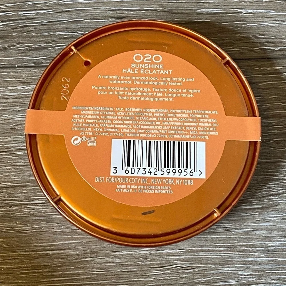Rimmel London Natural Bronzer - Waterproof Bronzing Powder - 020 Sunshine